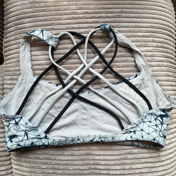 Lululemon Free To Be Wild Bra Size 10 - Picture 5 of 10